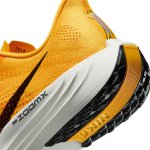 Nike Pegasus Plus LV8 university gold/black